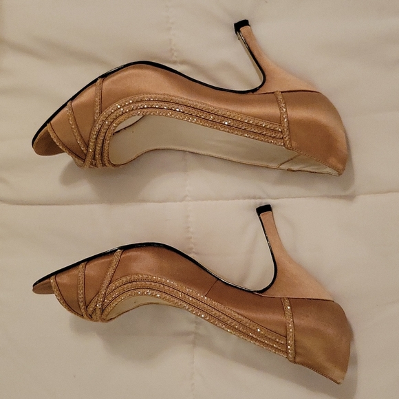 Gold Sequin Peep-toe Pumps - Picture 4 of 9